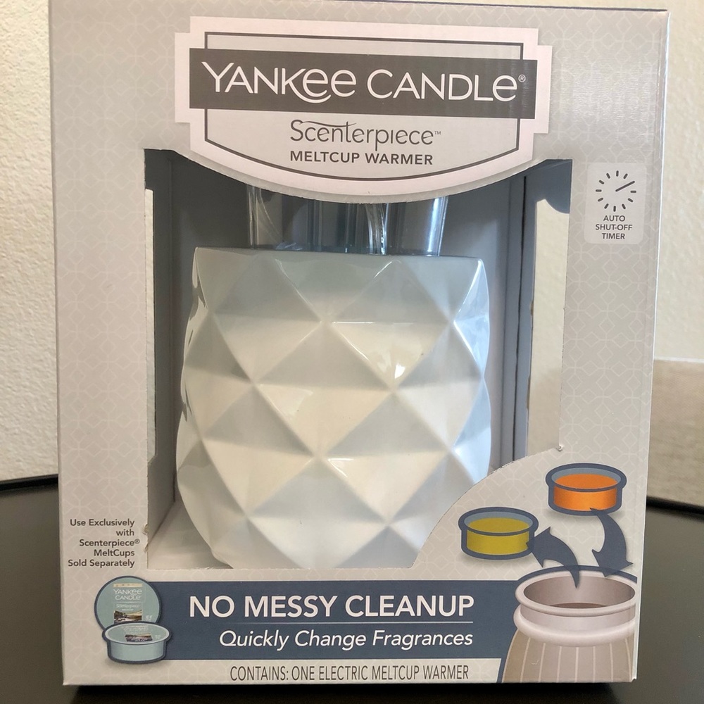 Yankee Candle Wax Warmer w/4 Waxmelts Included